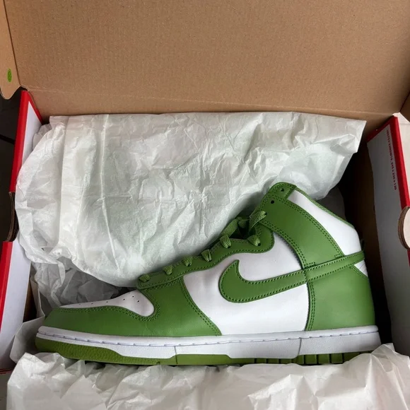 Mens 11.5 Nike Chlorophyll Dunks - Picture 10 of 11
